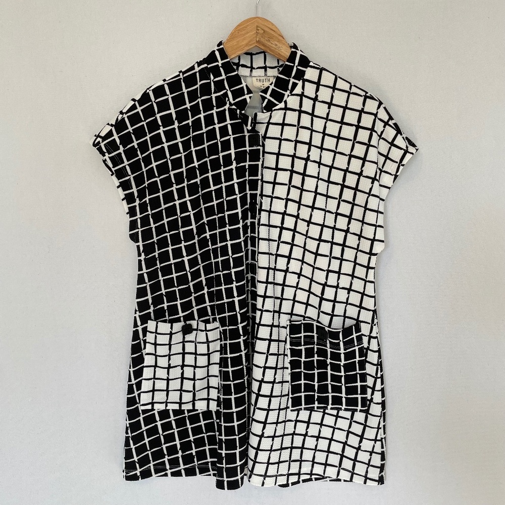 TRUTH + STYLE Women’s Size Small Black & White Check Color Block Tunic Top